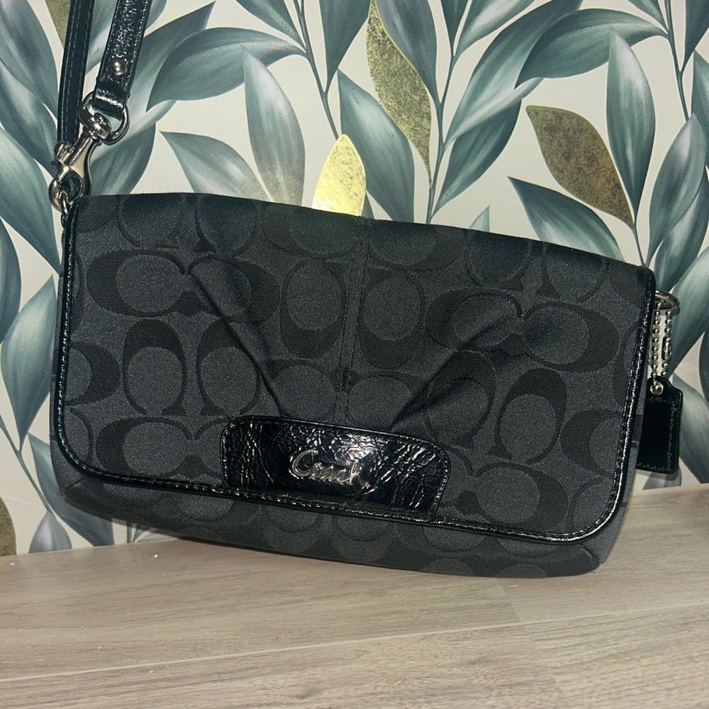 Coach Y2K Ashley Large Signature C Canvas Flap Wristlet/Mini Bag - Picture 2 of 11